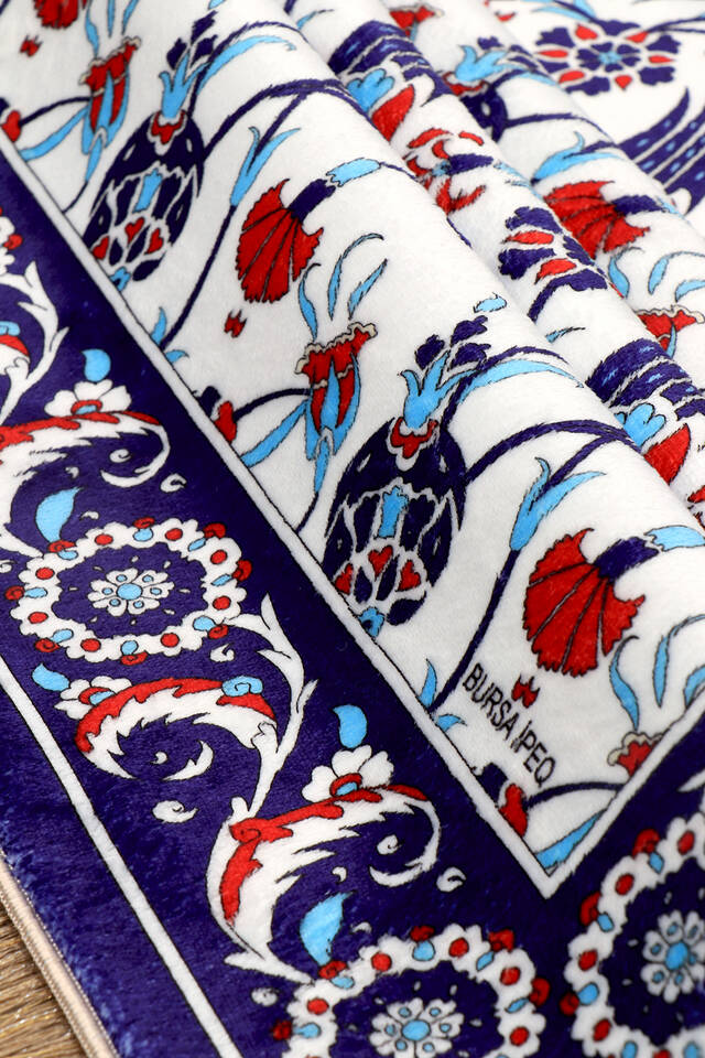 Saks Bamboo Carpet Prayer Rug - 2