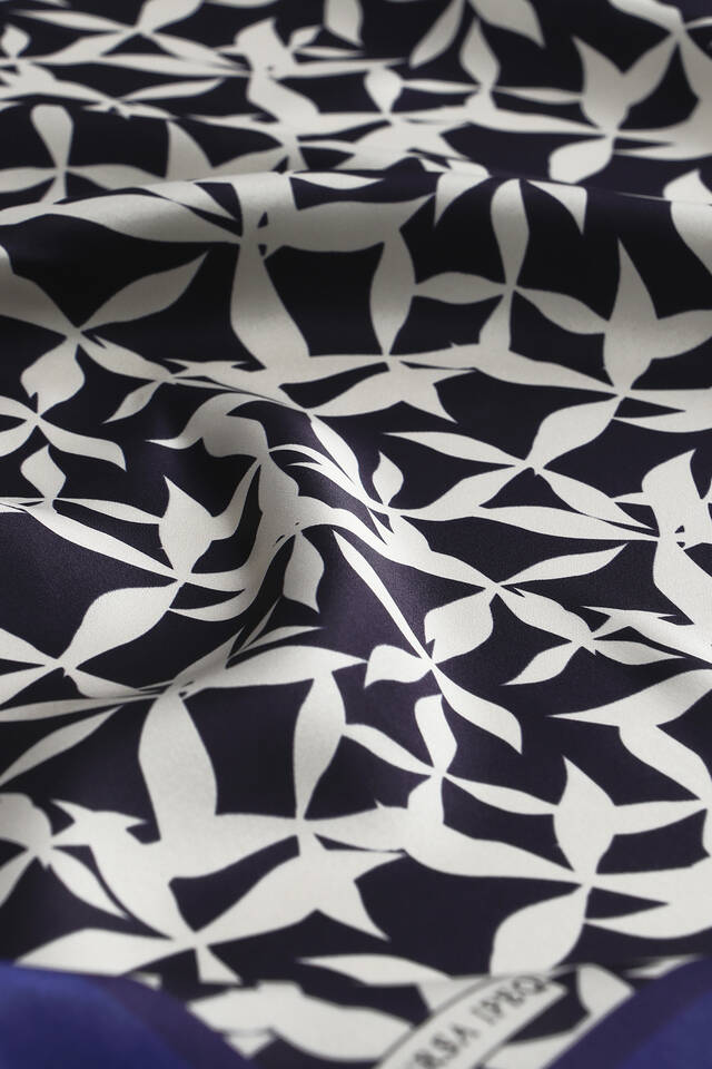 Saks Pia Pattern Sura Silk Square Scarf - 2