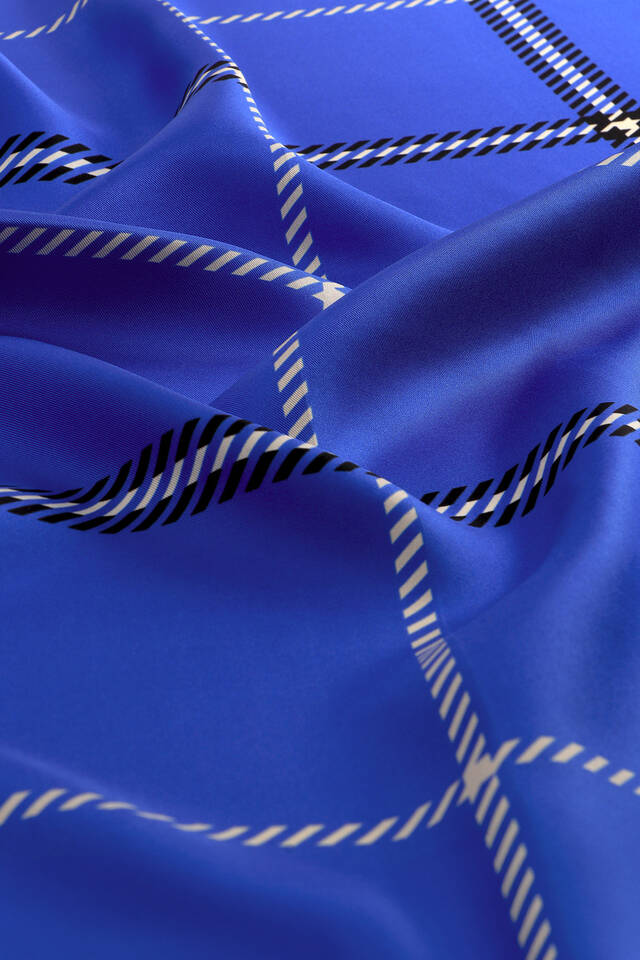 Saks Plaid Pattern Twill Silk Square Scarf - 3