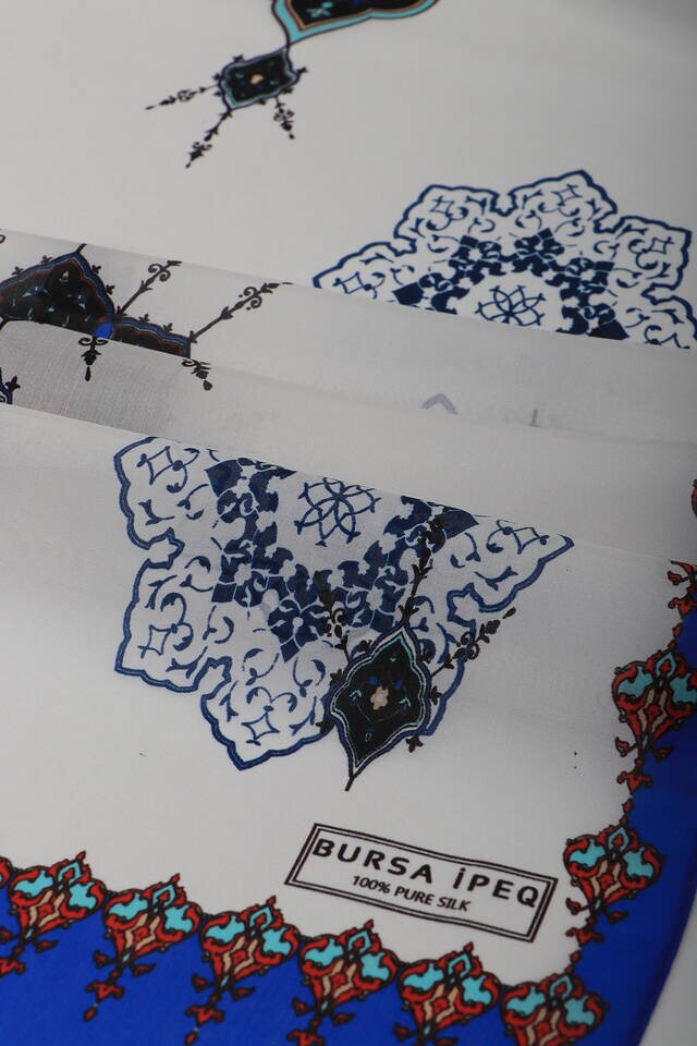 Saks Su Green Core Voile Silk Foulard - 3