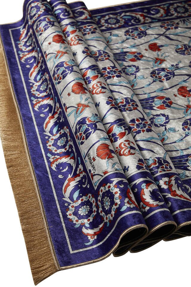 Saks Velvet Carpet Prayer Rug - 3