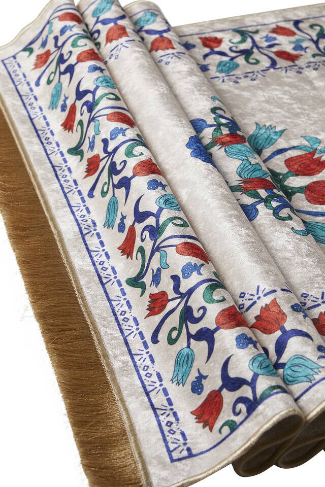 White Velvet Carpet Prayer Rug - 3